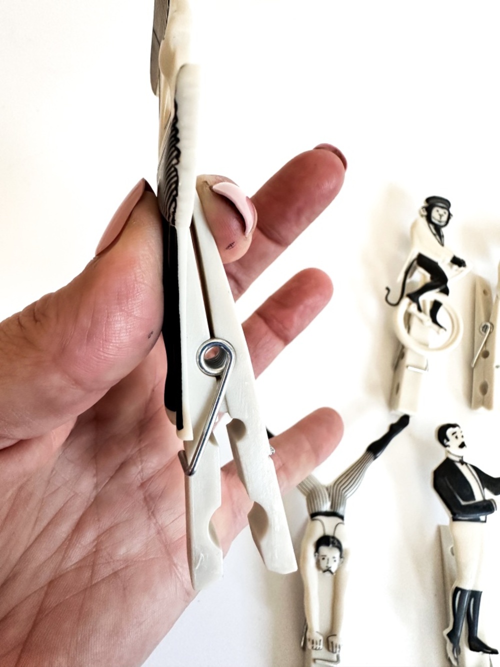 Ornamental Circus People Clothes Pins  The Amazing Pegzini Family Laundry Pegs - Picture 9 of 11